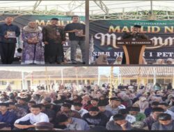 Sambung Kemeriahan HUT Ke-36, SMAN 1 Petanahan Gelar Peringatan Maulid Nabi 1448 H dan Terima Wakaf 110 Al-Qur’an